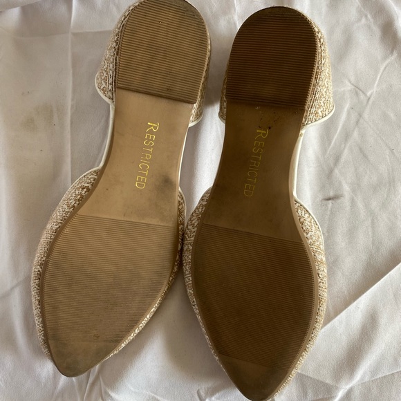 Boho Slip On Beige/White Tribal Print Flats - US 7 - Picture 3 of 3